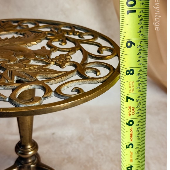 Vintage Brass Planter Stand with Squirrel - Picture 5 of 6